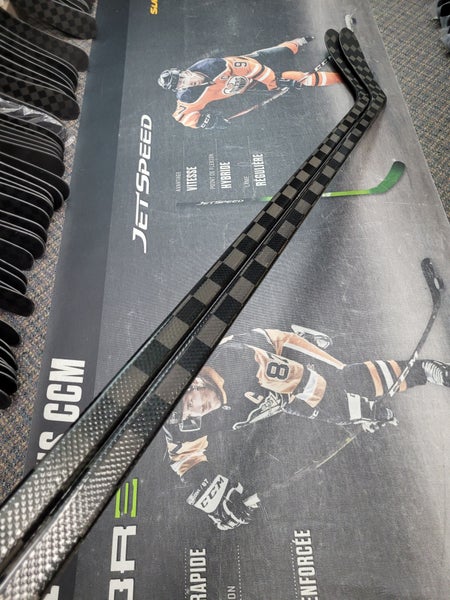 2 PACK | P28 | 85 Flex NEW! Senior CARBON PRO Extra Lite Left Hand Hockey Stick Pro Stock (New)