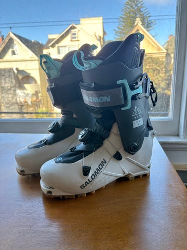 Mondo 25 & 25.5 Women's Salomon Alpine Touring MTN Summit Pure Ski Boots Soft Flex (Used)