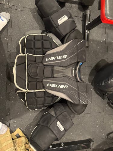 Small Bauer GSX Goalie Chest Protector (Used)