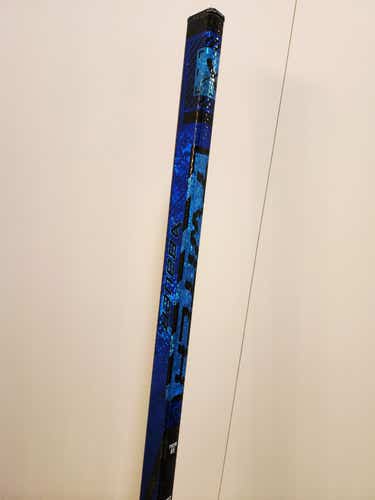 Custom Bauer Blue Twitch RH P92M - 65 INT Uncut