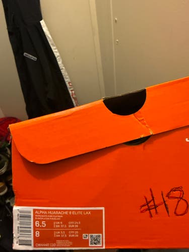 White Women's Size M 7.0 (W 8.0) Adult Nike Alpha Huarache 8 Elite High Top (New)