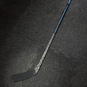 Intermediate Bauer Right Handed Hockey Stick P88 87 Flex Pro Stock (Used)