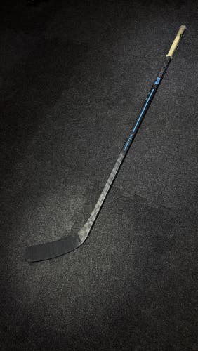 Intermediate Bauer Right Handed Hockey Stick P88 87 Flex Pro Stock (Used)