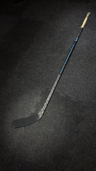 Intermediate Bauer Right Handed Hockey Stick P88 87 Flex Pro Stock (Used)