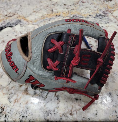 Infield RH Wilson A2000 Baseball Glove 11.5"