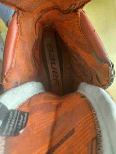 Bauer Bauer Vapor X4 Hockey Skates Size 4.5 (like new) With extra blades