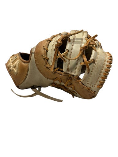 Used 44 PRO SIGNATURE SERIES BB/SB First Base RH Throw Chocolate And Almond 12 1/2" 11835-S000202328