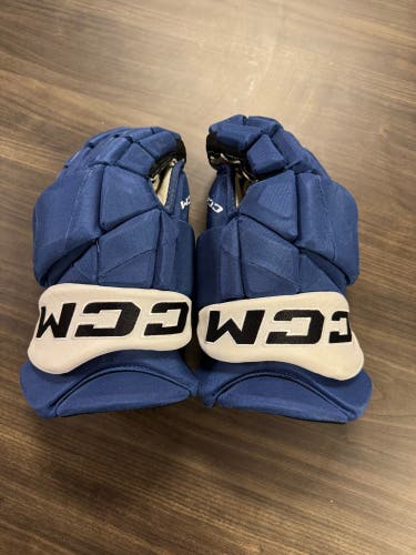 #76 ROMAN SCHMIDT Used CCM Gloves 15" Pro Stock
