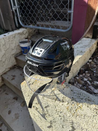 New Jersey devils playoff used 2025 Medium Bauer Re-Akt 155 Helmet Pro Stock (Used)