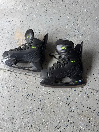 Unbranded Hockey Skates Regular Width 12 (Used)