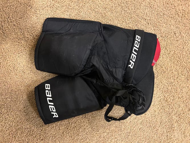 Junior XL Bauer Vapor X900 Hockey Pants (Used)