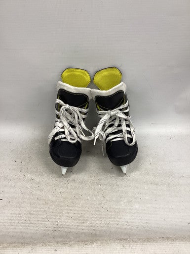 Used CCM TACKS 9350 Youth Hockey Skate Youth 09.0 11851-S000041975
