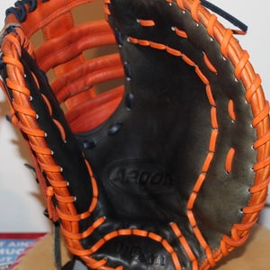 First Base RH Wilson A2000 Baseball Glove 12" (Used)