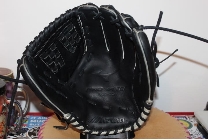 RH Mizuno Pro select Softball Glove 12.5" (Used)