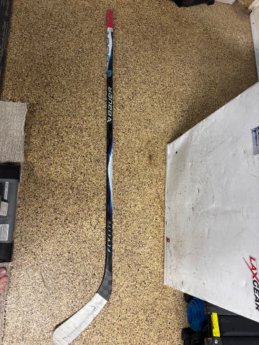Intermediate Bauer Vapor FlyLite Right Handed Hockey Stick P92 65 Flex (Used)
