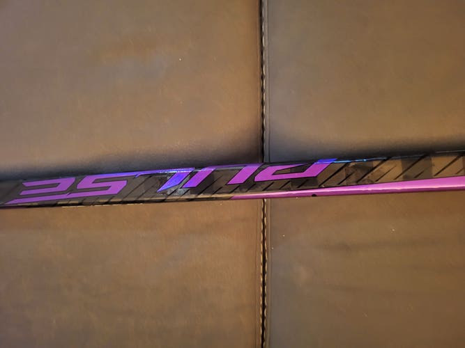 Purple Youth Bauer Pulse Left Hand Hockey Stick P28 Less Than 30 Flex (New)