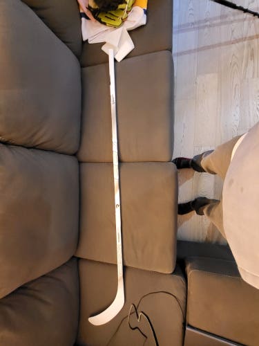 Custom white Senior CCM Ribcor Trigger 10 Pro Left Hand Hockey Stick P28 77 Flex Pro Stock (New)