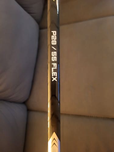Silver rare Intermediate Bauer Pulse Right Handed Hockey Stick P28 55 Flex (New)