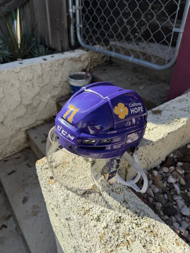 LA Kings reverse Retro Medium CCM Tacks 910 Helmet Pro Stock (Used)