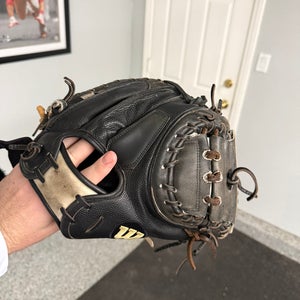 Wilson RH Catcher's Glove 33.5" A2000 M2 Model