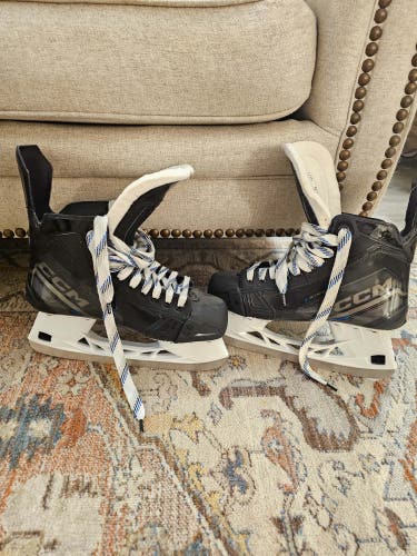 2023 CCM JetSpeed FT675 Hockey Skates Wide Width 7 (New)