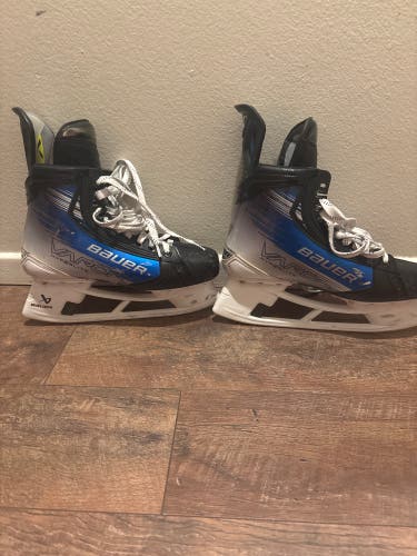 2025 Bauer Vapor Flylite Hockey Skates Regular Width Pro Stock 8 (Used)