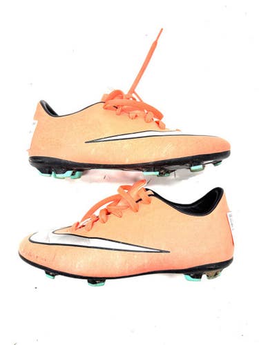 Used Nike Soccer Cleats Coral Junior 01 11860-C000302706