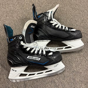 Ice Hockey Player Skates (BAUER)