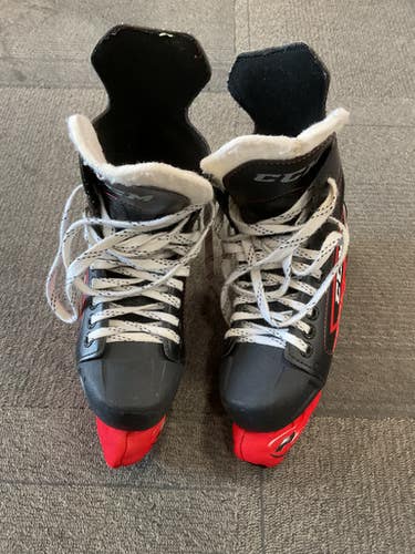 Used CCM FT340 Intermediate Hockey Skate Black Intermediate 5.0 11614-S000228299