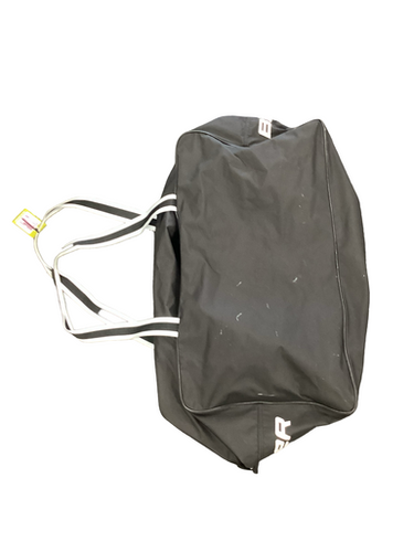 Used Bauer 650 TFS Youth Hockey Carry Bag Black 11613-S000174701