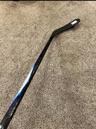 Senior Bauer Vapor FlyLite Right Handed Hockey Stick P92 77 Flex (New)