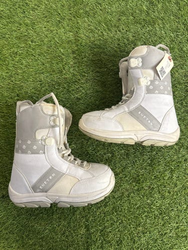 Kid's 4.0 Burton Grom Lace Snowboard Boots (Used)