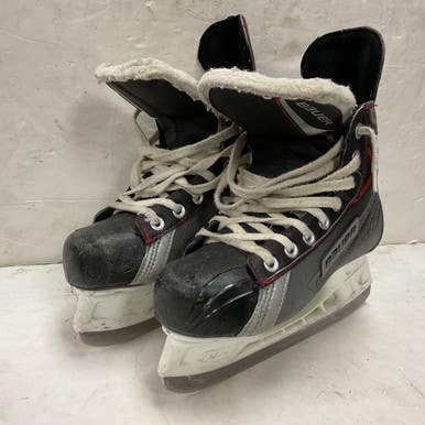 Used Bauer VAPOR X30 Junior Hockey Skate Black And Red Junior 04 11855-S000197246