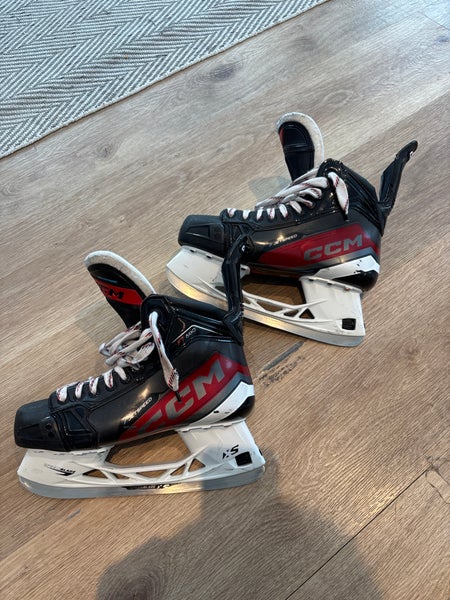 2023 CCM JetSpeed FT680 Hockey Skates Wide Width 8.5 (Used)