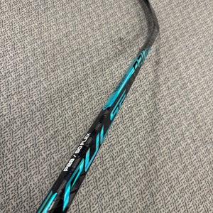Junior Bauer Pulse Right Handed Hockey Stick P28 50 Flex (New)