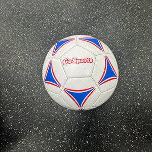 Used GO SPORTS SIZE 5 All Size Soccer Ball White 5 11849-S000034984