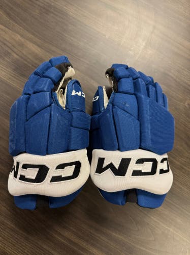 #25 DYLAN DUKE Used CCM HGTKPP Gloves 13" Pro Stock (Set 1)