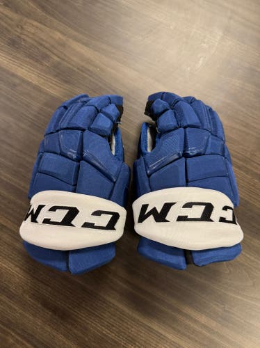 #25 DYLAN DUKE Used CCM HGQLXP Gloves 13" Pro Stock (Set 3)