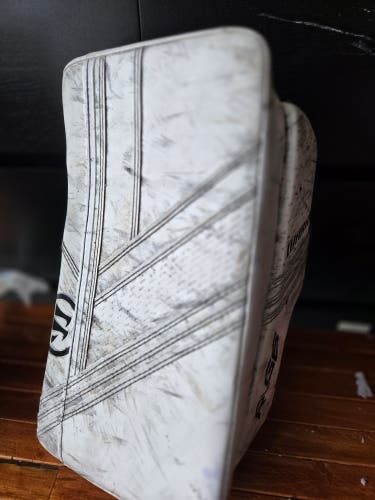 Warrior G6 Senior Goalie Blocker – RH – Good Used Condition