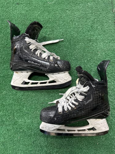 Intermediate Bauer Supreme Mach Hockey Skates 6 Fit 3
