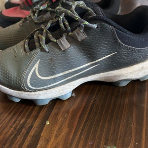 Gray Women's Size M 8.0 (W 9.0) Nike (Used)