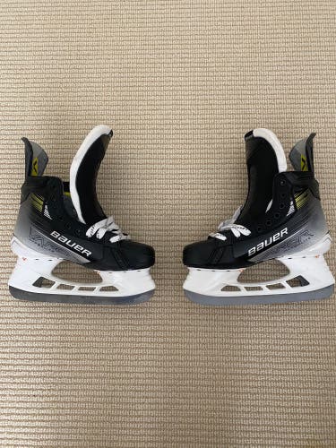 2024 Bauer Vapor Hyperlite 2 Hockey Skates Regular Width Pro Stock 8 (New)