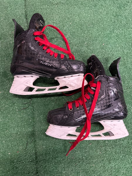 Bauer Supreme Mach Hockey Skates Size 5 Fit 3 (Used)
