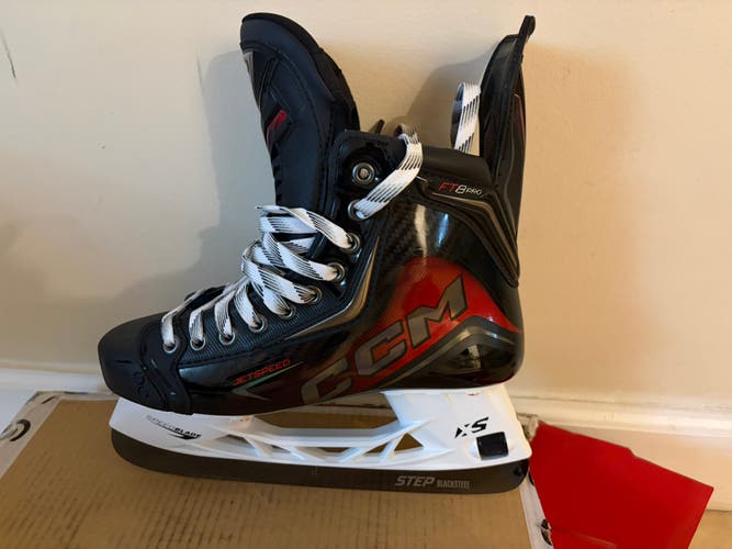 2025 CCM JetSpeed FT8 Pro Hockey Skates Narrow Width 7 (New)