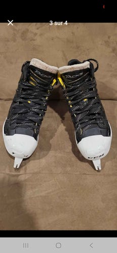CCM Tacks 6092 Hockey Goalie Skates Regular Width Size 6 (Used)