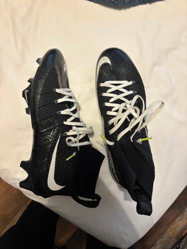 Men's Size M 10.5 (W 11.5) Nike Cleats Molded Cleats (New)