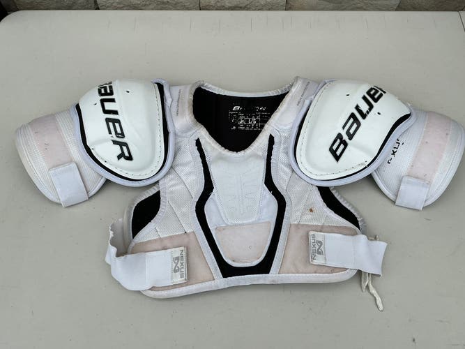 Large Junior Bauer Nexus 1000 Shoulder Pads (Used)