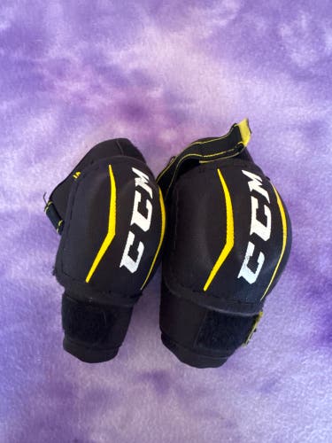 Youth Medium CCM Tacks 3092 Elbow Pads (Used)