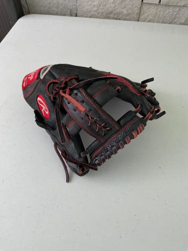 Black Rawlings R9 RH Baseball Glove 11" (Used)