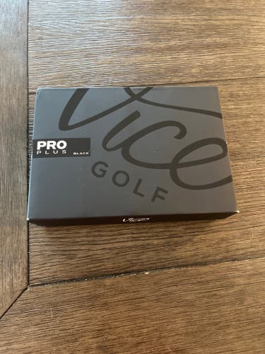 Vice Pro Plus Black golf ball 1 dozen